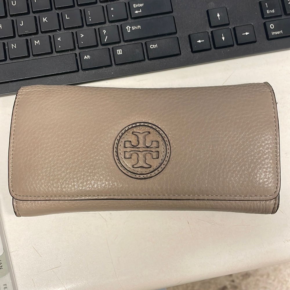 Tory Burch wallet